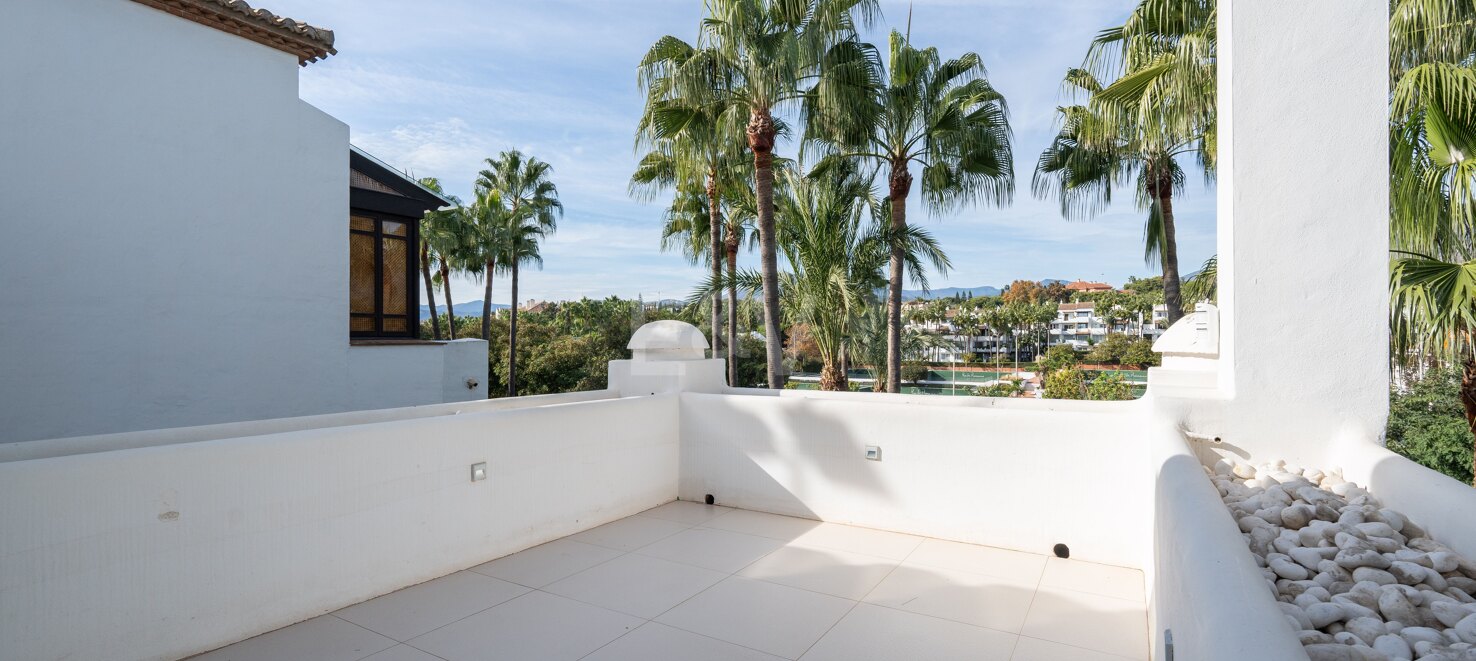 Exklusives Vier-Zimmer-Duplex im Puente Romano, Marbella