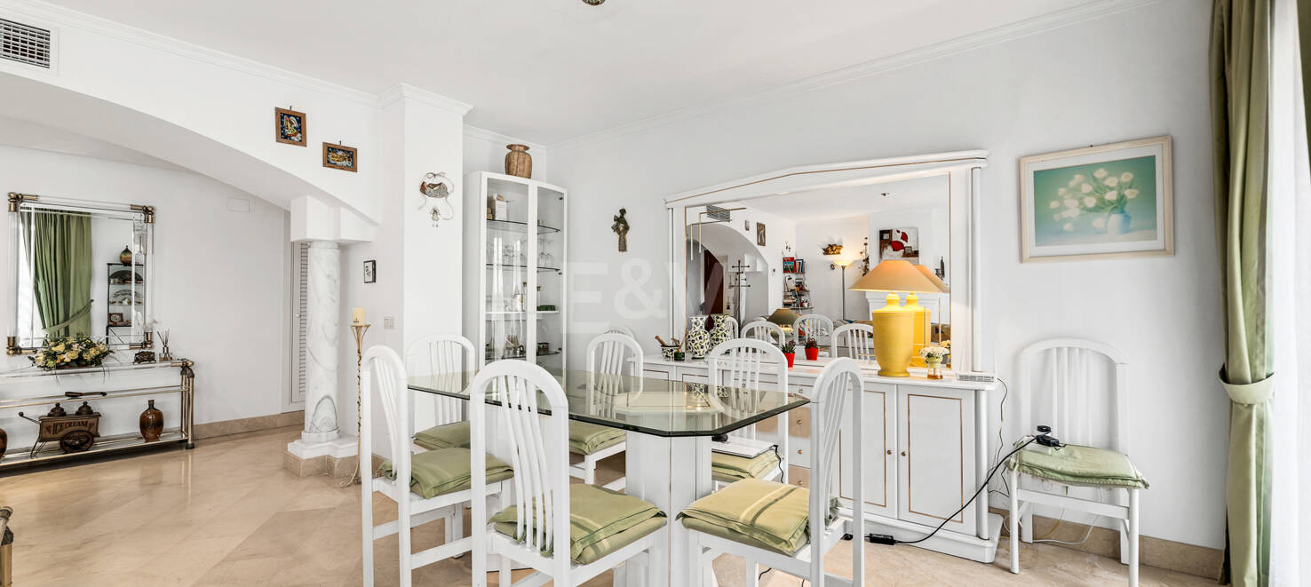 Exklusiv lägenhet i Elviria Beach - ljus, rymlig och bara steg från havet
