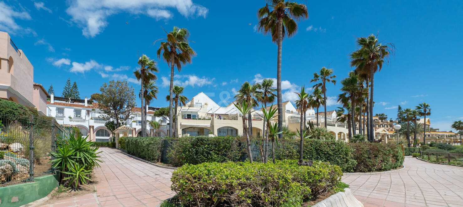 Exklusiv lägenhet i Elviria Beach - ljus, rymlig och bara steg från havet