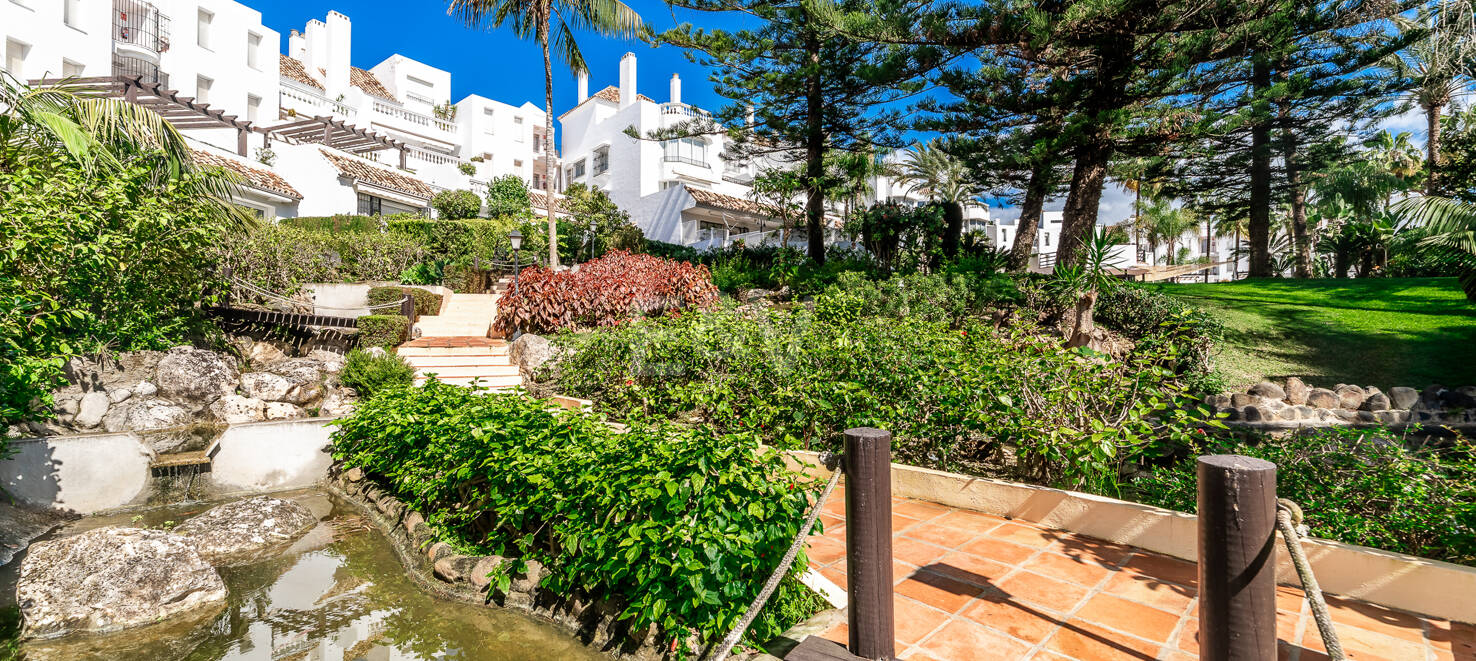 Exklusiv lägenhet i Elviria Beach - ljus, rymlig och bara steg från havet