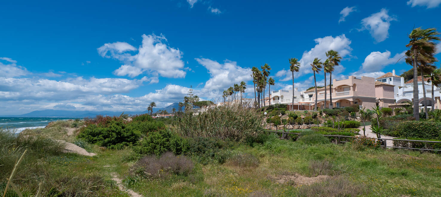 Exklusiv lägenhet i Elviria Beach - ljus, rymlig och bara steg från havet