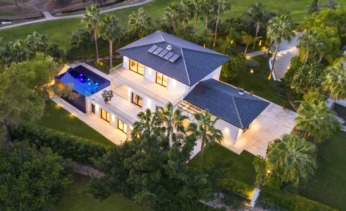 Exquisite frontline designer mansion at Los Naranjos golf course