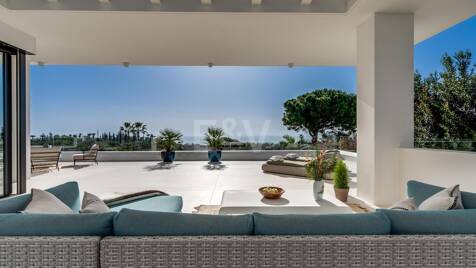 Elegante villa con impresionantes vistas al mar en la Milla de Oro