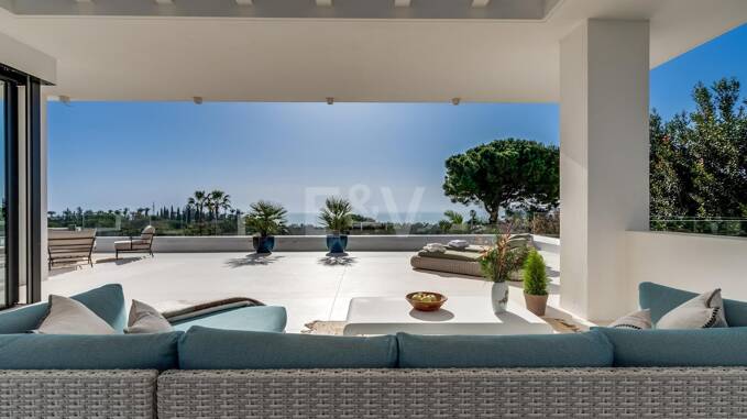 Villa élégante avec vue imprenable sur la mer sur le Golden Mile