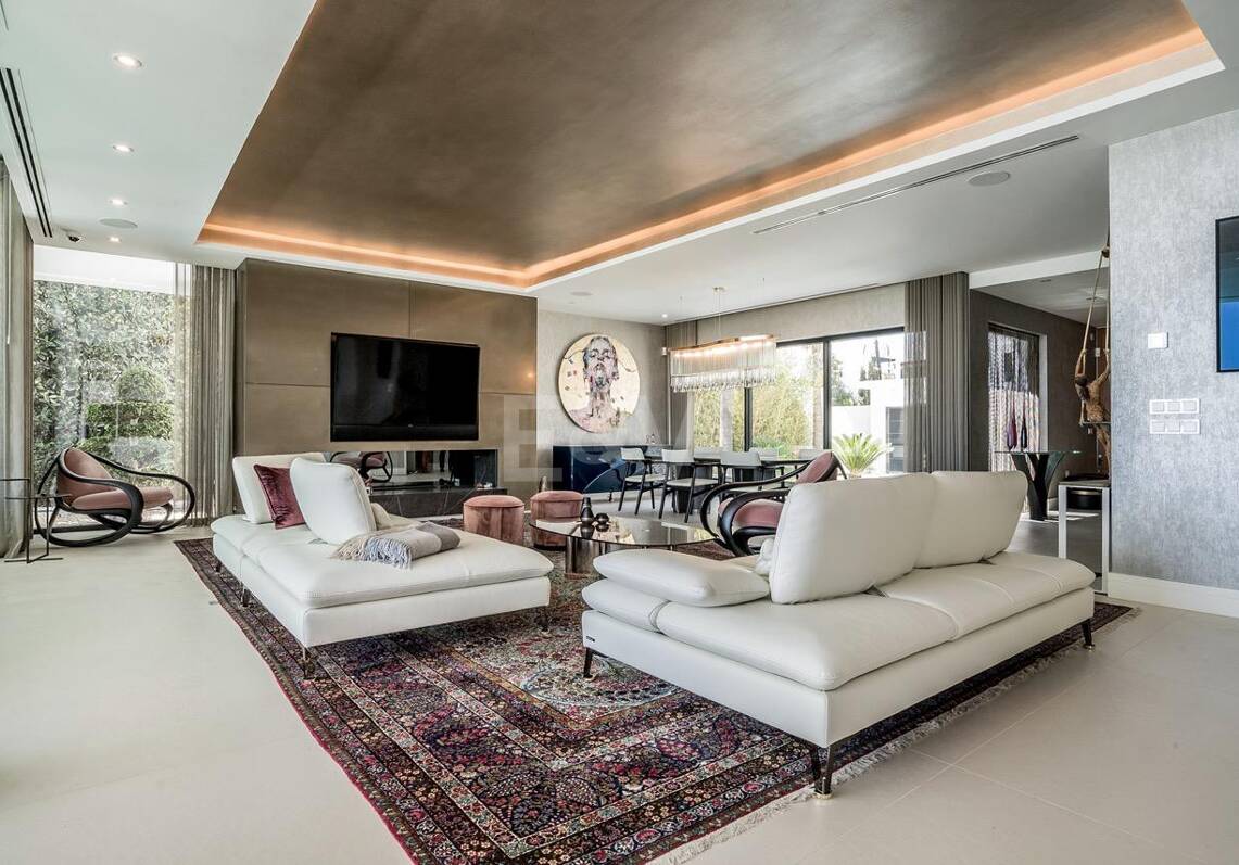 Elegante villa con impresionantes vistas al mar en la Milla de Oro