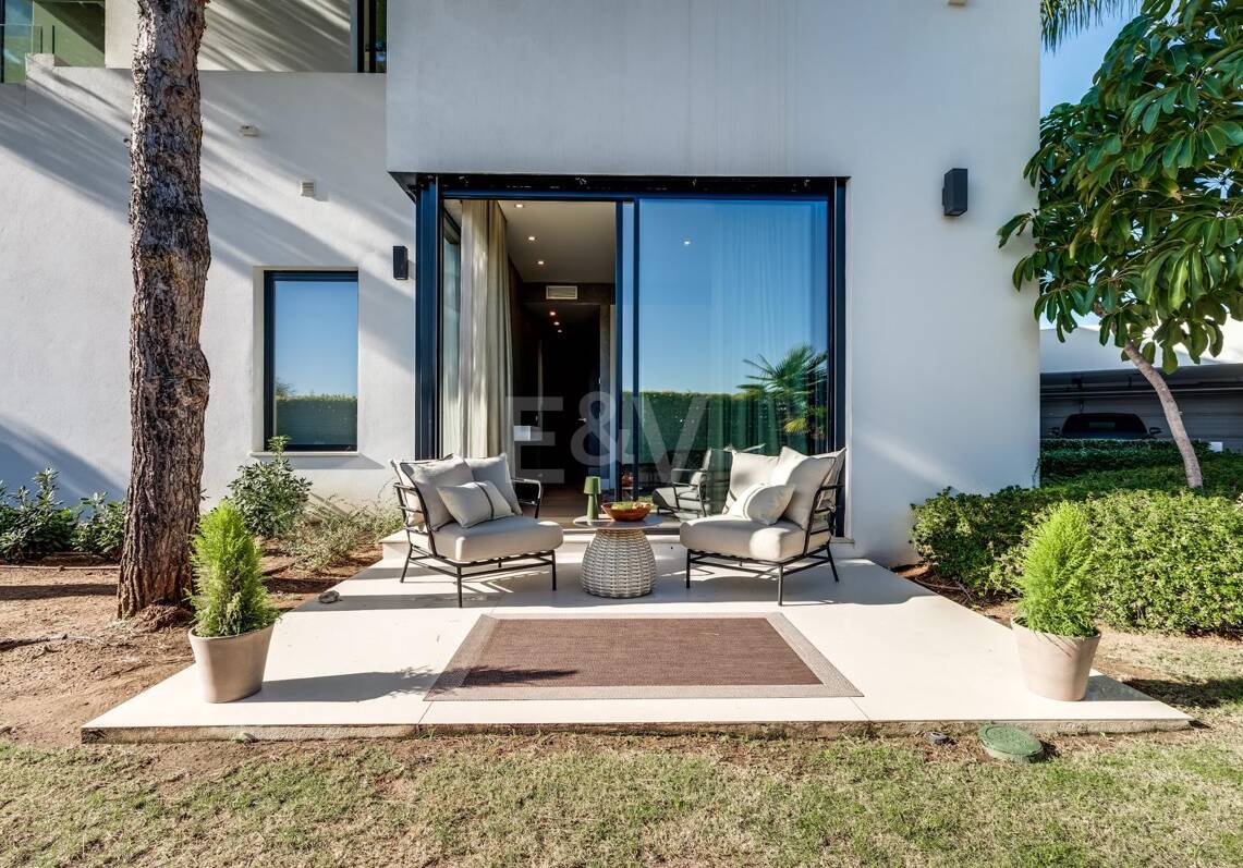Elegante villa con impresionantes vistas al mar en la Milla de Oro