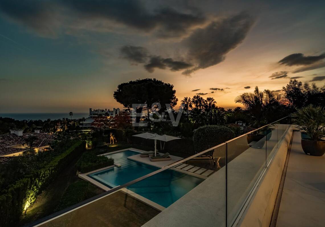 Elegante villa con impresionantes vistas al mar en la Milla de Oro