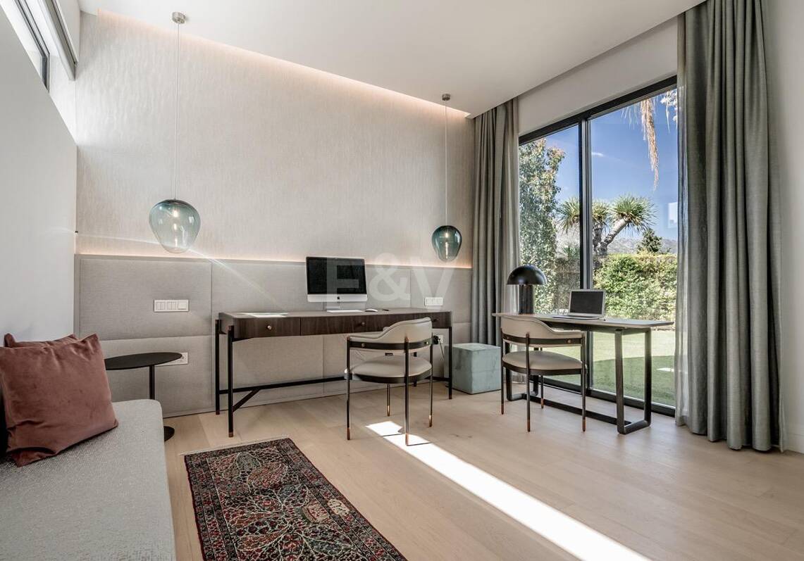 Elegante villa con impresionantes vistas al mar en la Milla de Oro