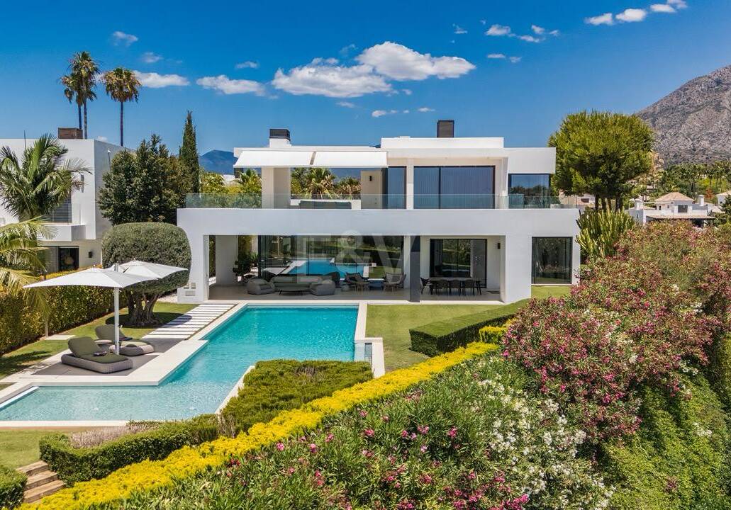 Elegante villa con impresionantes vistas al mar en la Milla de Oro