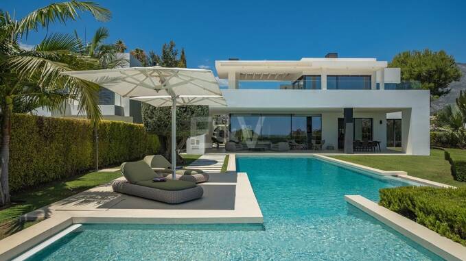Elegant Villa med havsutsikt på Golden Mile