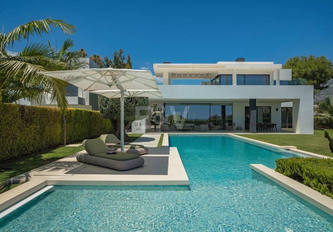 Elegante villa con impresionantes vistas al mar en la Milla de Oro