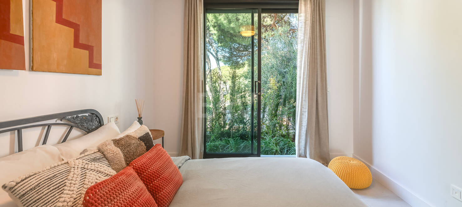 Fantastisk South-Facing Corner Duplex i Artola Alta