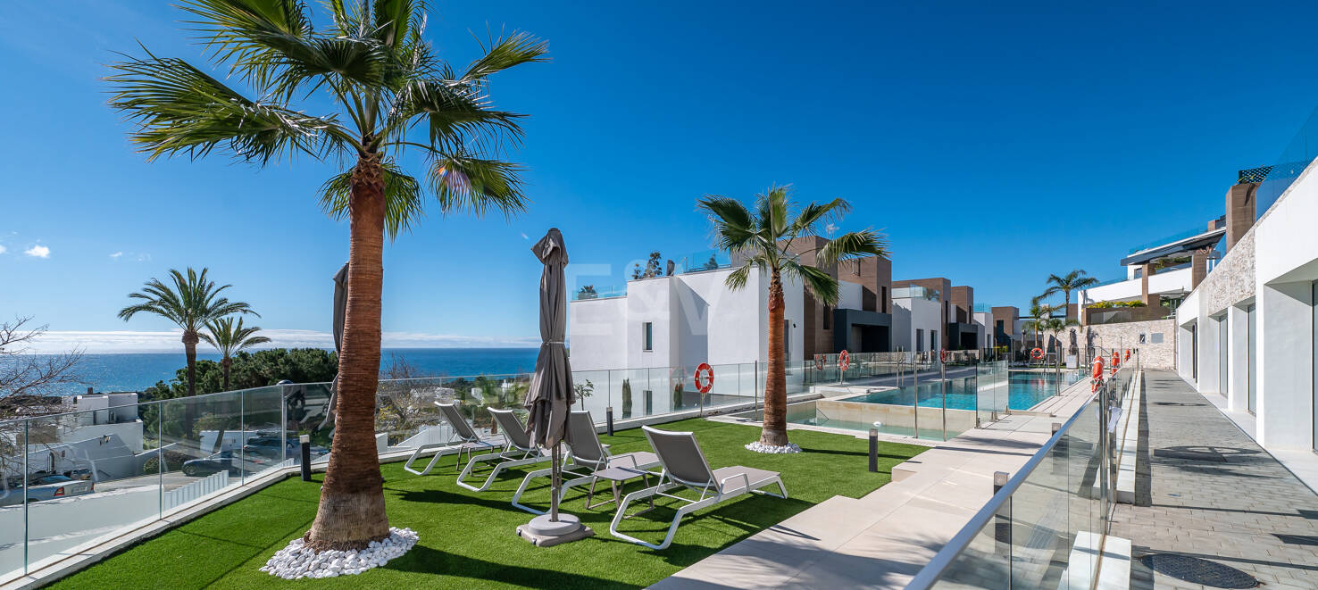 Fantastisk South-Facing Corner Duplex i Artola Alta