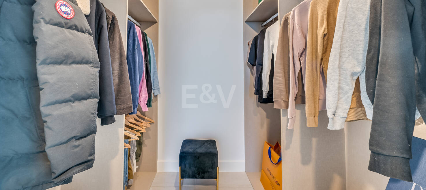 Fantastisk South-Facing Corner Duplex i Artola Alta