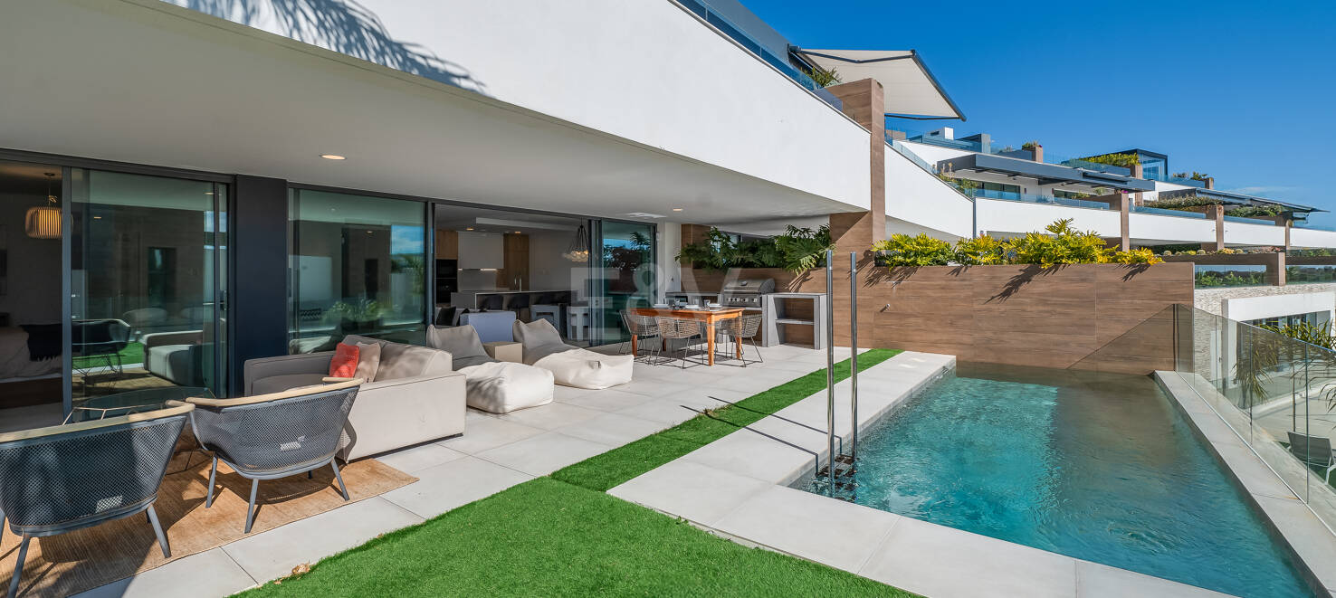 Fantastisk South-Facing Corner Duplex i Artola Alta