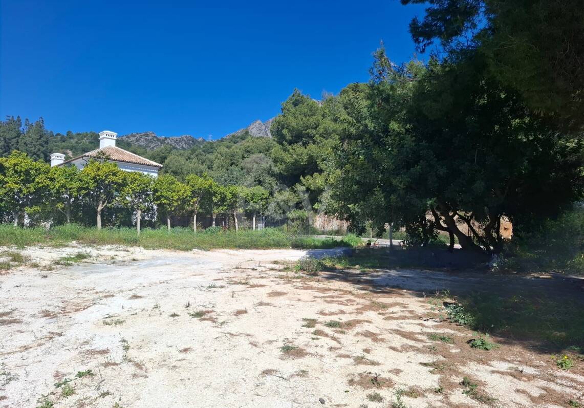 Terrain exclusif à Cascada de Camoján Une des adresses les plus prestigieuses de Marbella