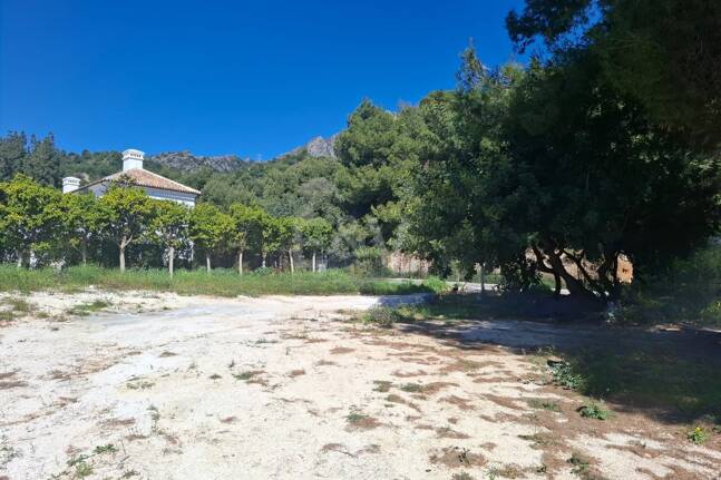 Exklusives Grundstück in Camoján - Toplage mit atemberaubendem Meerblick