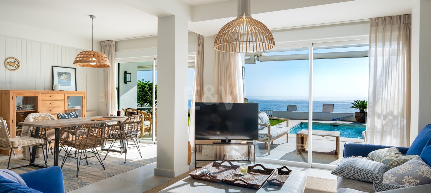 Exceptional Frontline Beach Apartment in Guadalmina.