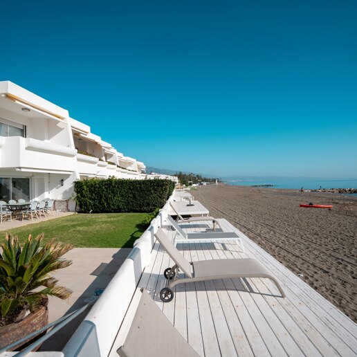 Exceptional Frontline Beach Apartment in Guadalmina.