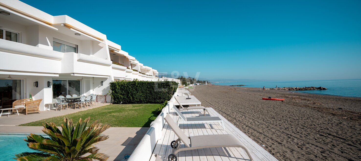 Exceptional Frontline Beach Apartment in Guadalmina.