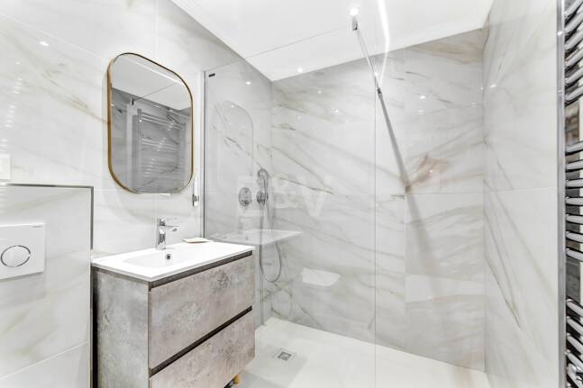 Élégant Rocio de Nagüeles Villa avec technologie solaire, puits privé & finitions premium