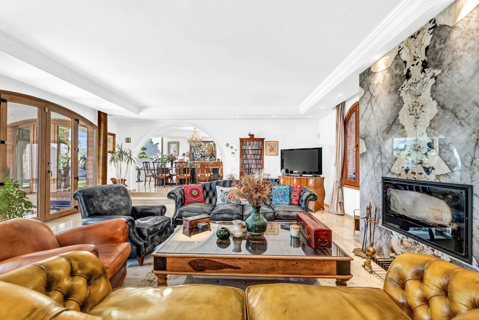 Élégant Rocio de Nagüeles Villa avec technologie solaire, puits privé & finitions premium