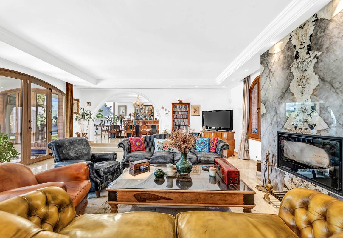 Élégant Rocio de Nagüeles Villa avec technologie solaire, puits privé & finitions premium