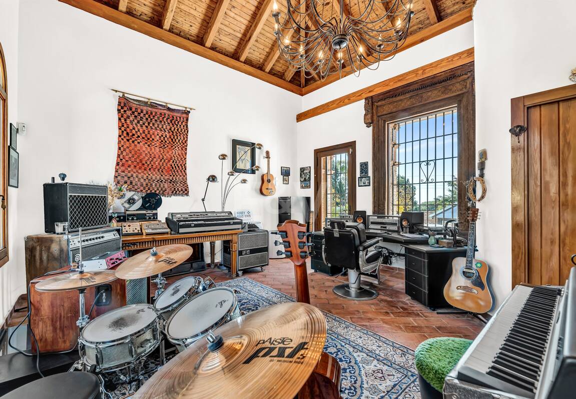 Élégant Rocio de Nagüeles Villa avec technologie solaire, puits privé & finitions premium