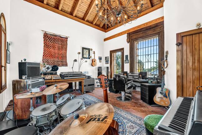 Élégant Rocio de Nagüeles Villa avec technologie solaire, puits privé & finitions premium