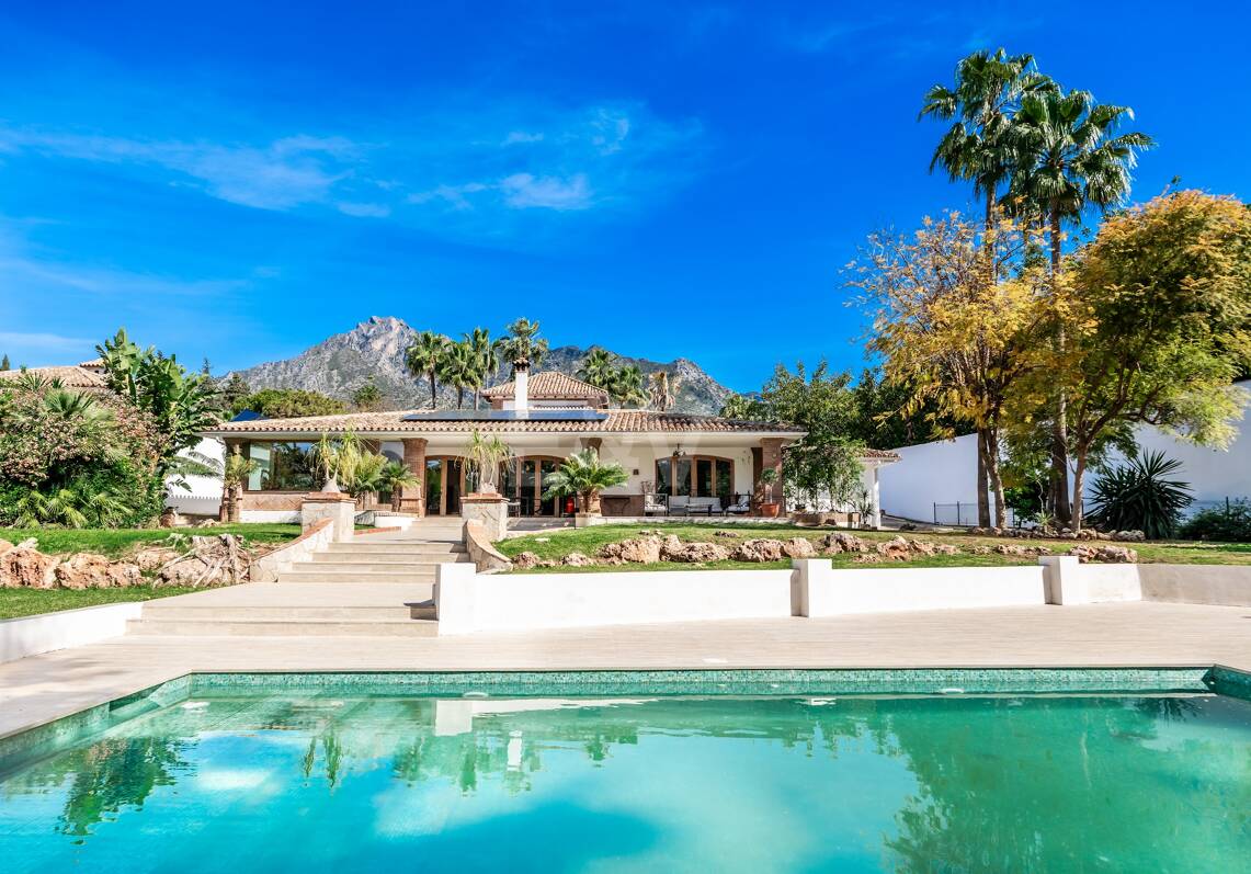 Elegante, nachhaltige Villa in mediterranen Stil in Nagüeles