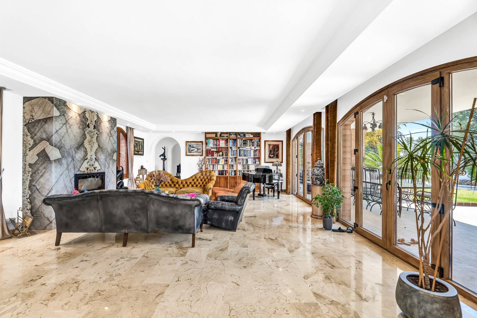 Élégant Rocio de Nagüeles Villa avec technologie solaire, puits privé & finitions premium