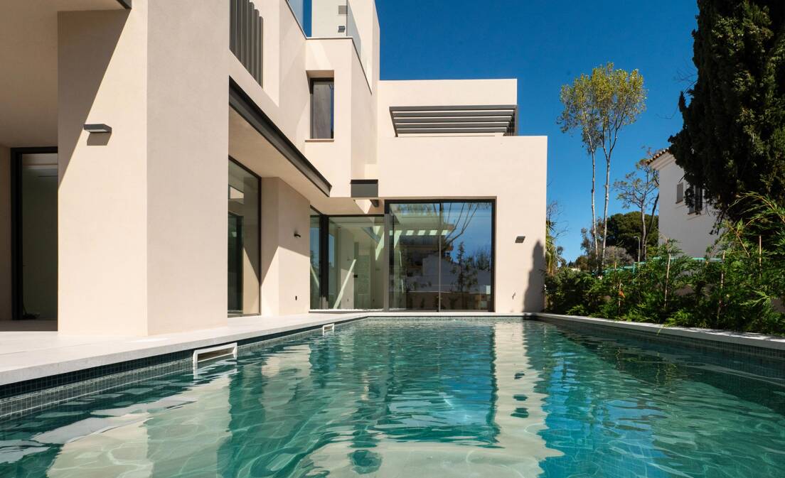 Modern Quality Villa on the Beach Side of the Golden Mile