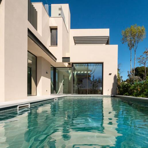 Exclusiva villa moderna en la zona de la playa de la Milla de Oro