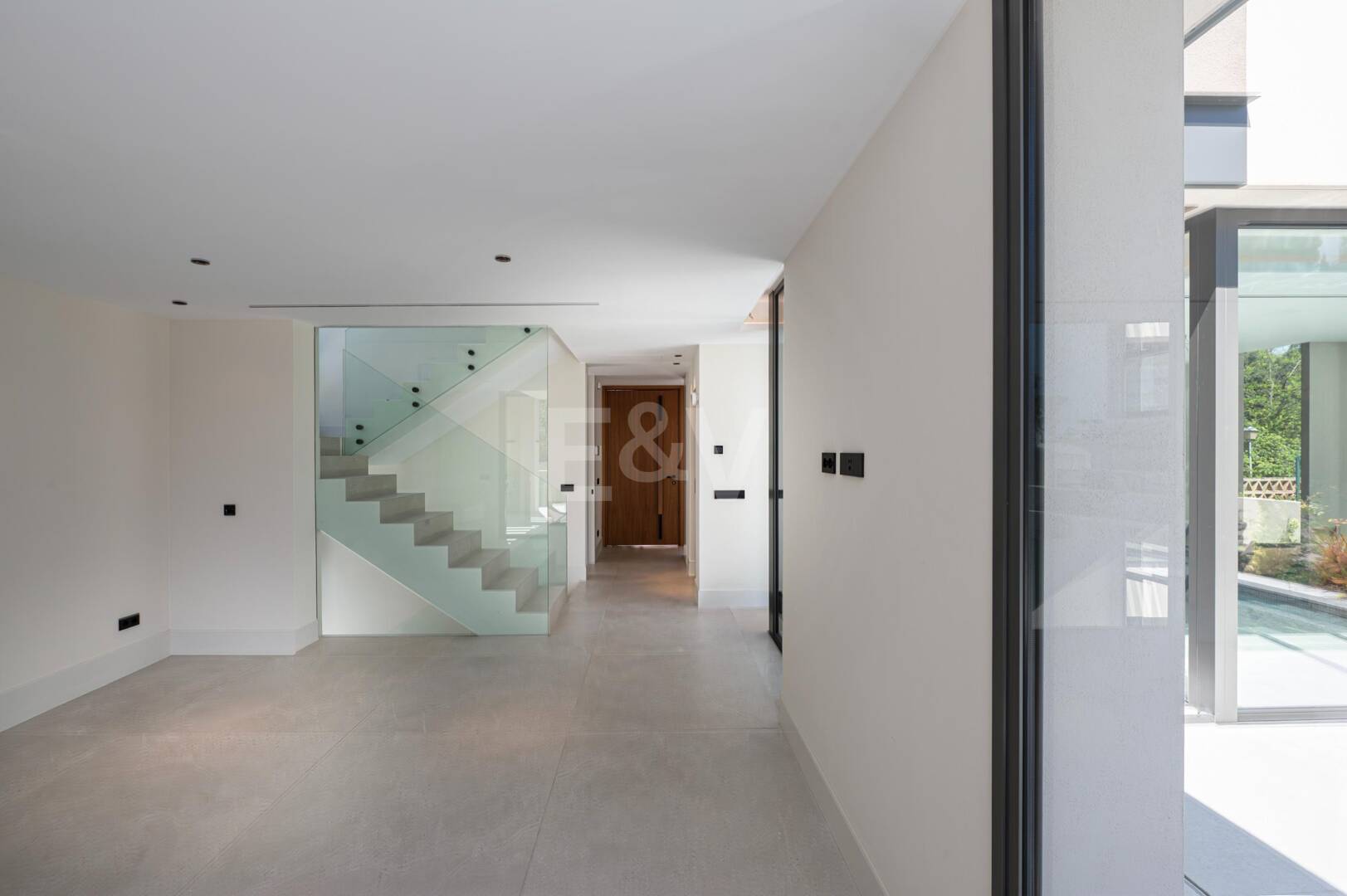 Exclusiva villa moderna en la zona de la playa de la Milla de Oro