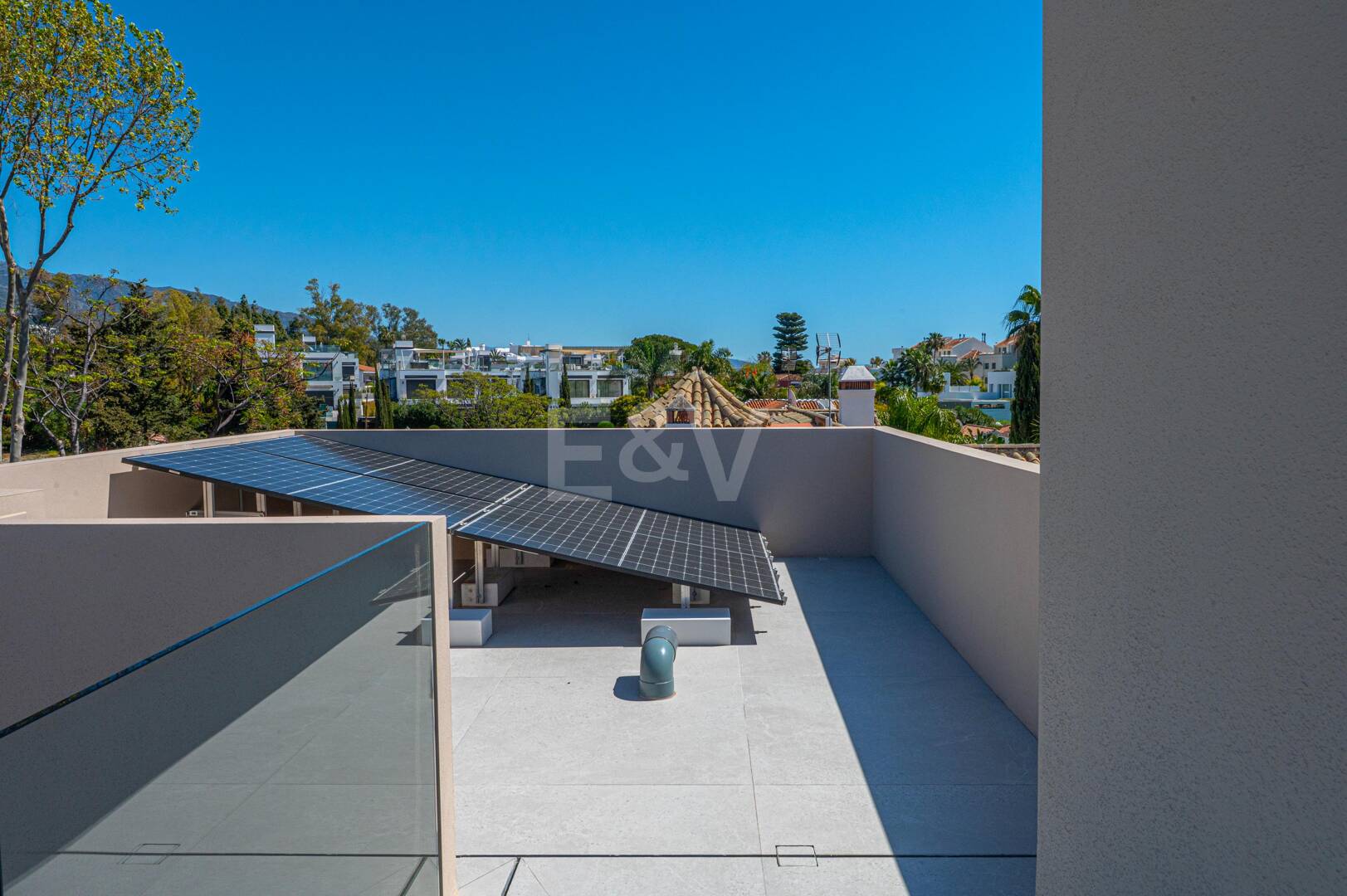 Exclusiva villa moderna en la zona de la playa de la Milla de Oro