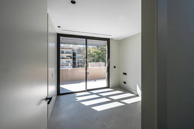 Exclusiva villa moderna en la zona de la playa de la Milla de Oro