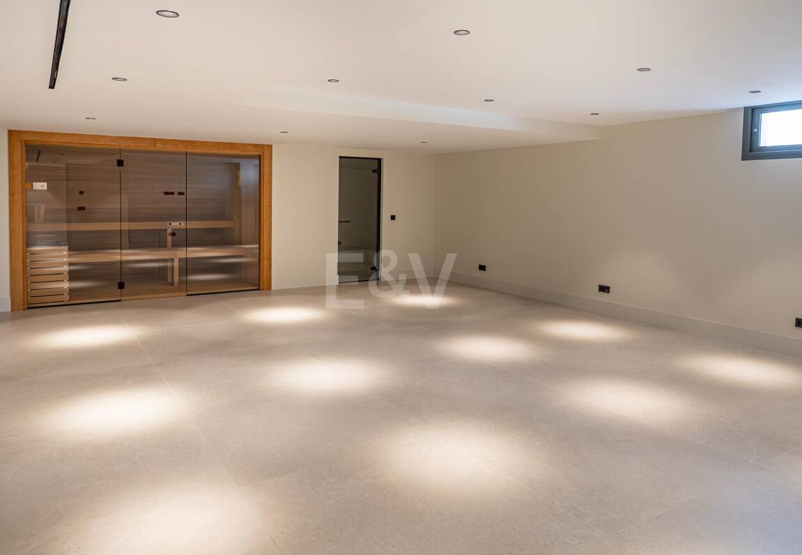 Exclusiva villa moderna en la zona de la playa de la Milla de Oro