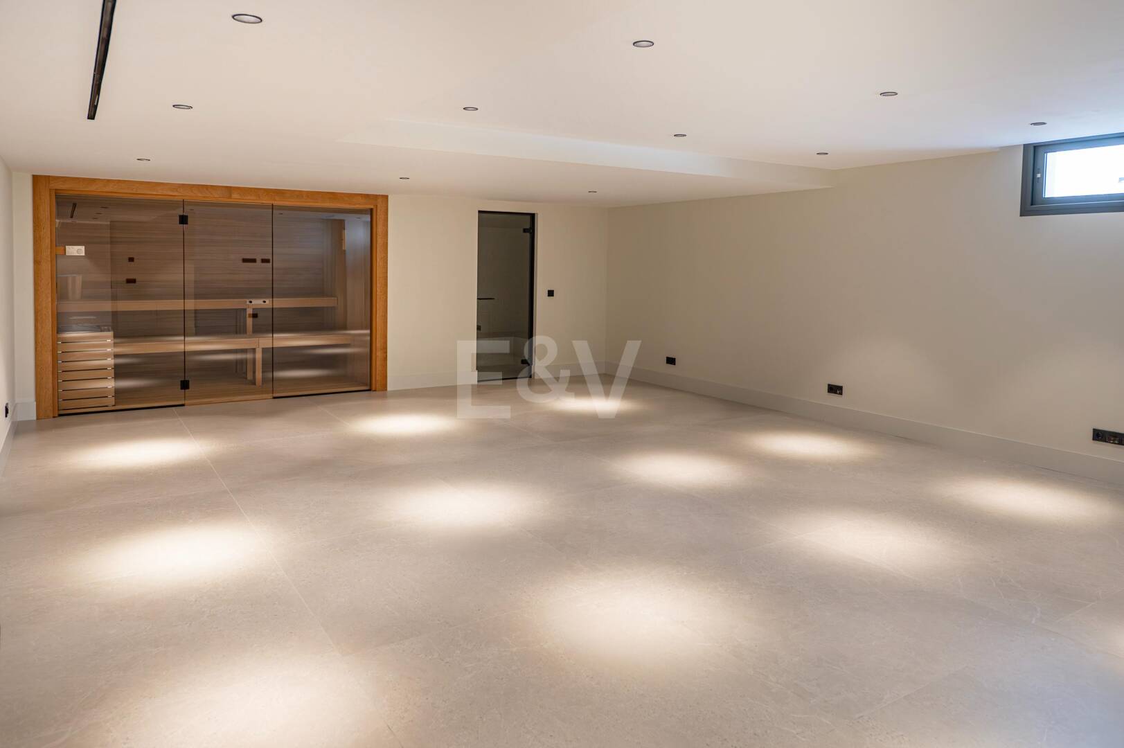 Exclusiva villa moderna en la zona de la playa de la Milla de Oro