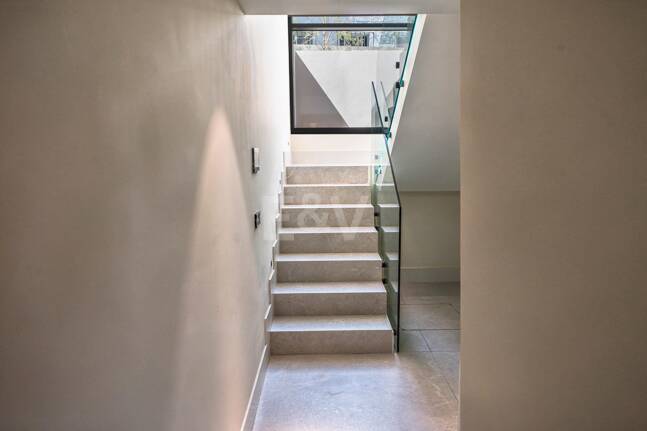 Exclusiva villa moderna en la zona de la playa de la Milla de Oro