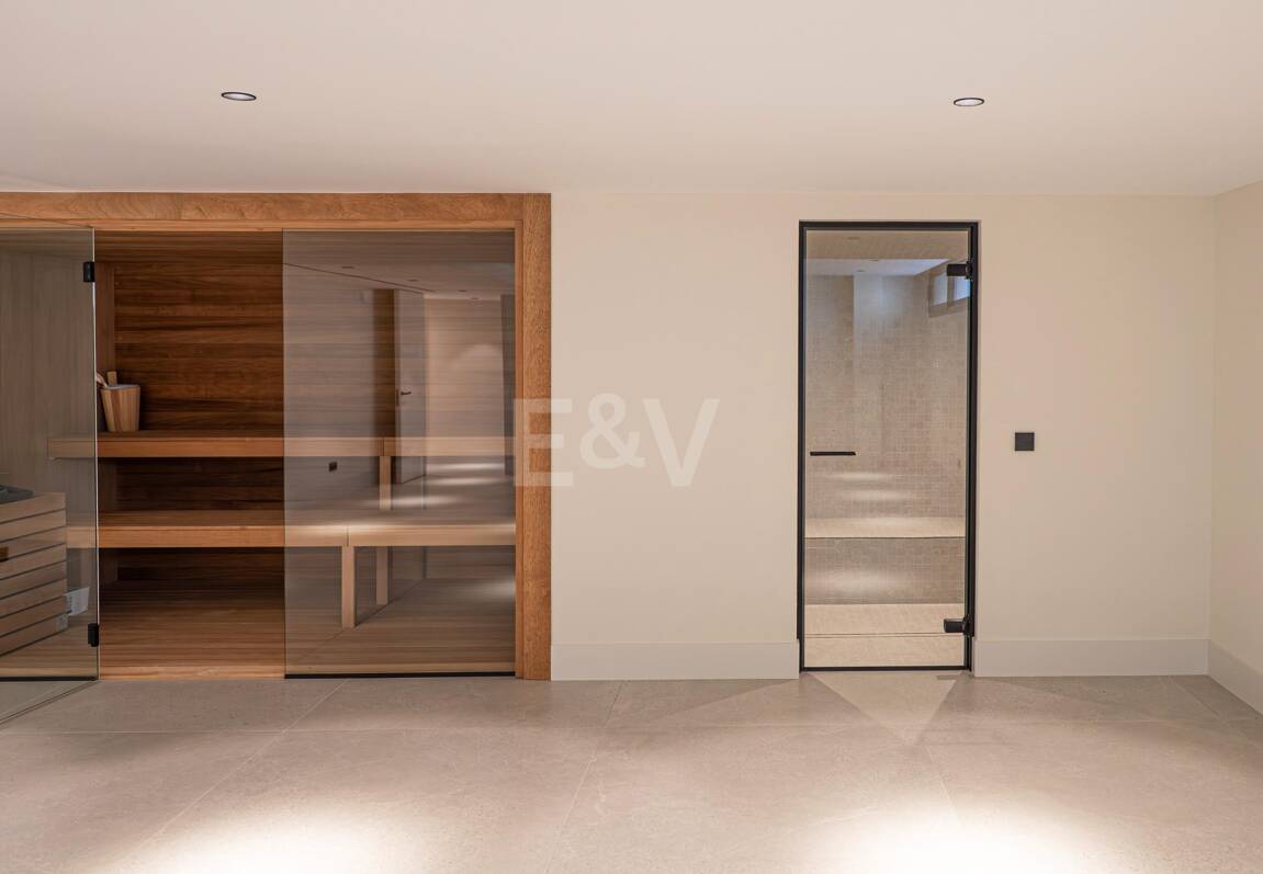 Exclusiva villa moderna en la zona de la playa de la Milla de Oro