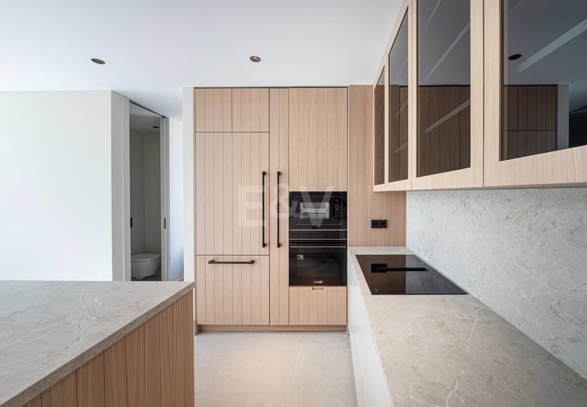 Exclusiva villa moderna en la zona de la playa de la Milla de Oro