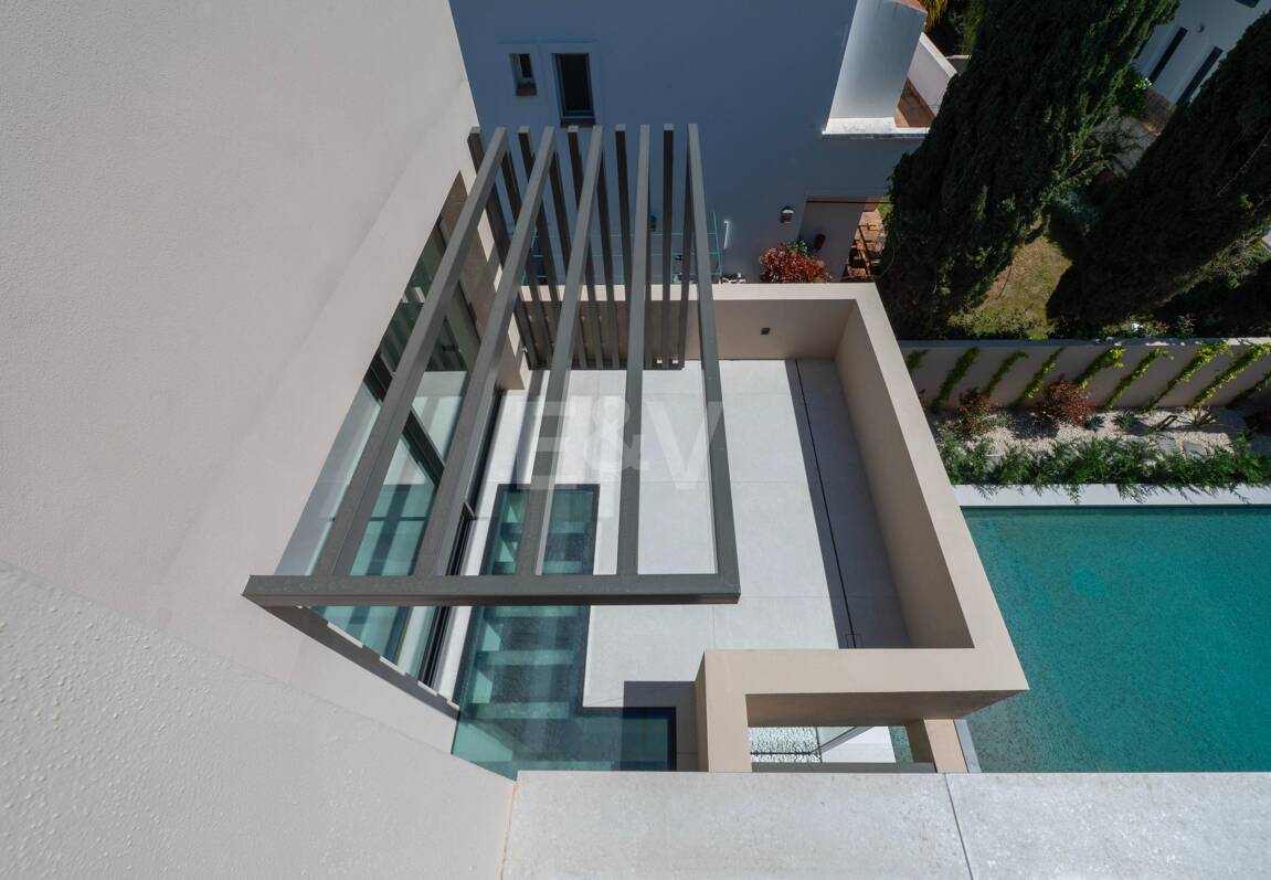 Exclusiva villa moderna en la zona de la playa de la Milla de Oro