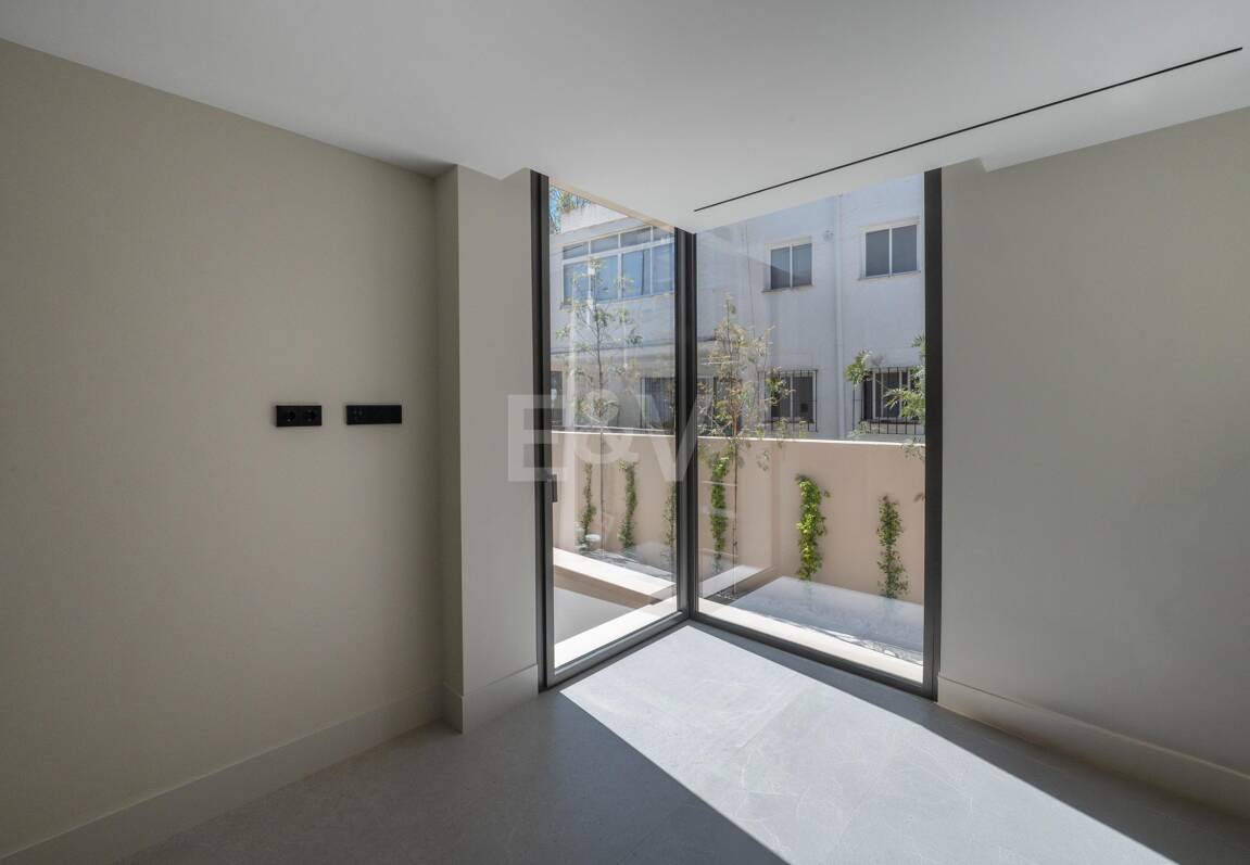 Exclusiva villa moderna en la zona de la playa de la Milla de Oro