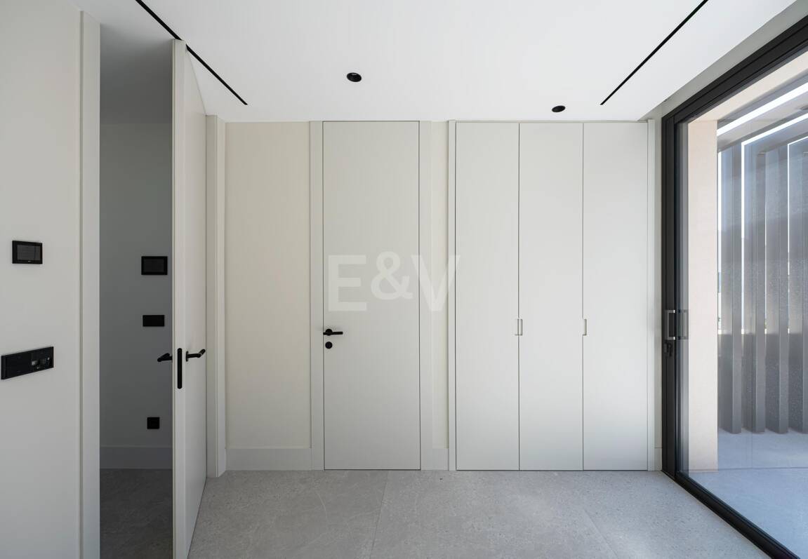 Exclusiva villa moderna en la zona de la playa de la Milla de Oro