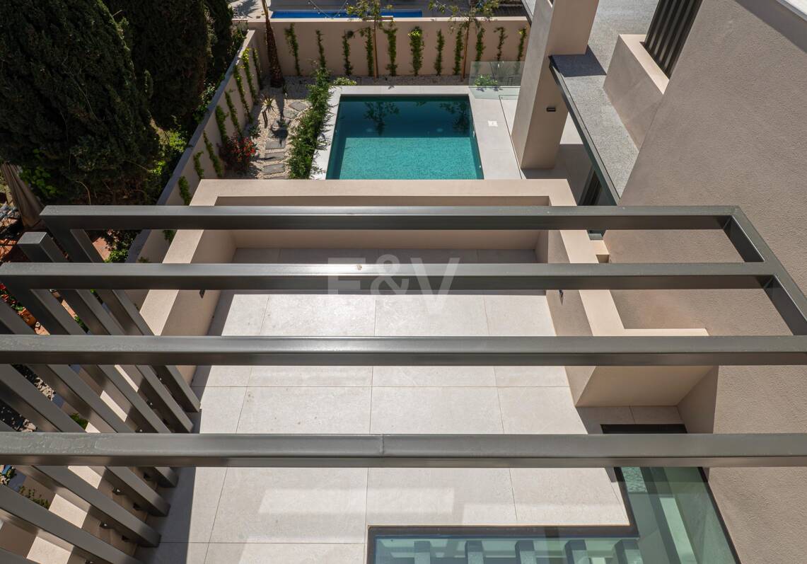 Villa moderne de luxe à quelques pas de la plage sur Marbella