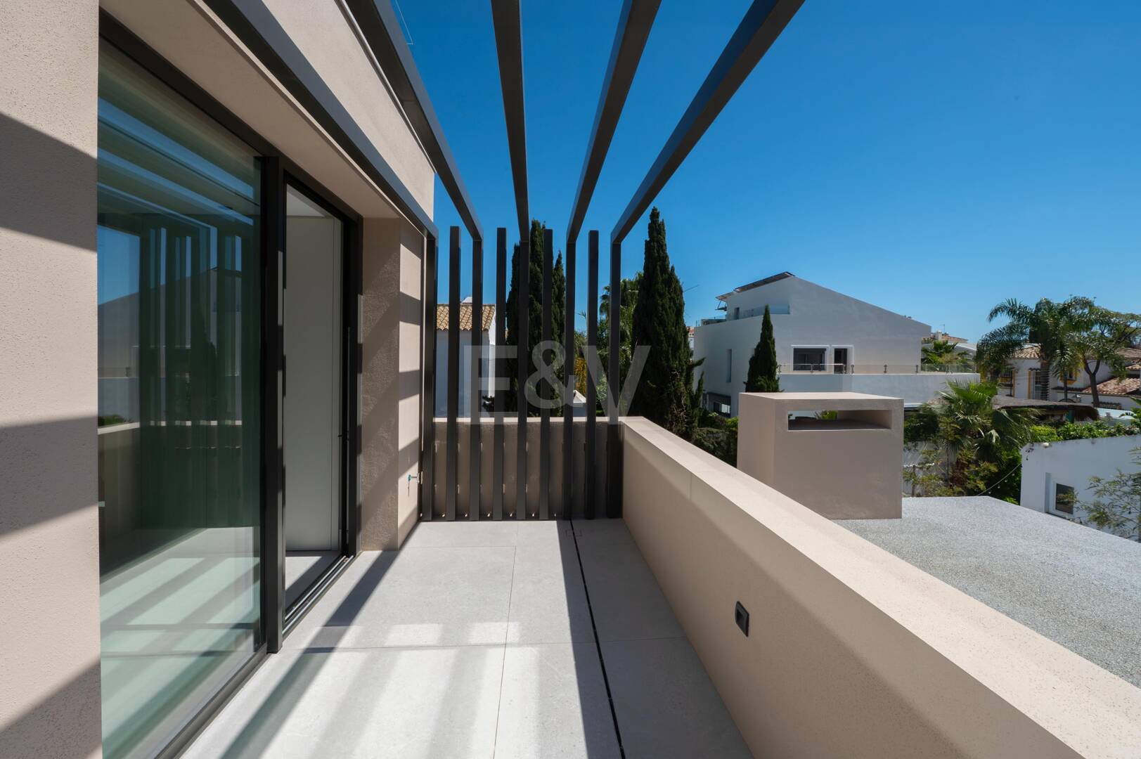 Exclusiva villa moderna en la zona de la playa de la Milla de Oro