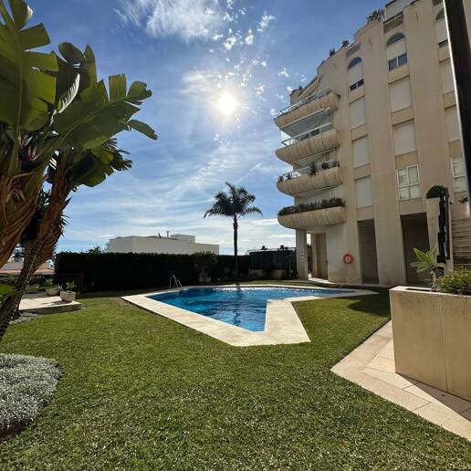 Elegant 3 bedroom flat with sea view in Marbella Centro walking distance the beach and all amenities.