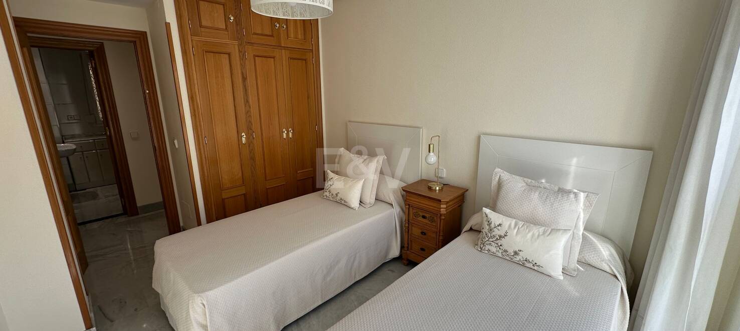 Elegant 3 bedroom flat with sea view in Marbella Centro walking distance the beach and all amenities.