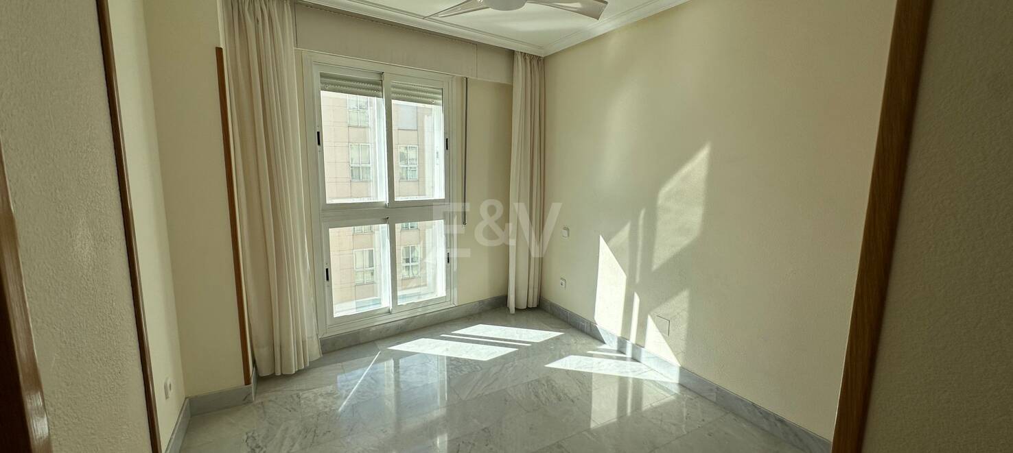 Elegant 3 bedroom flat with sea view in Marbella Centro walking distance the beach and all amenities.