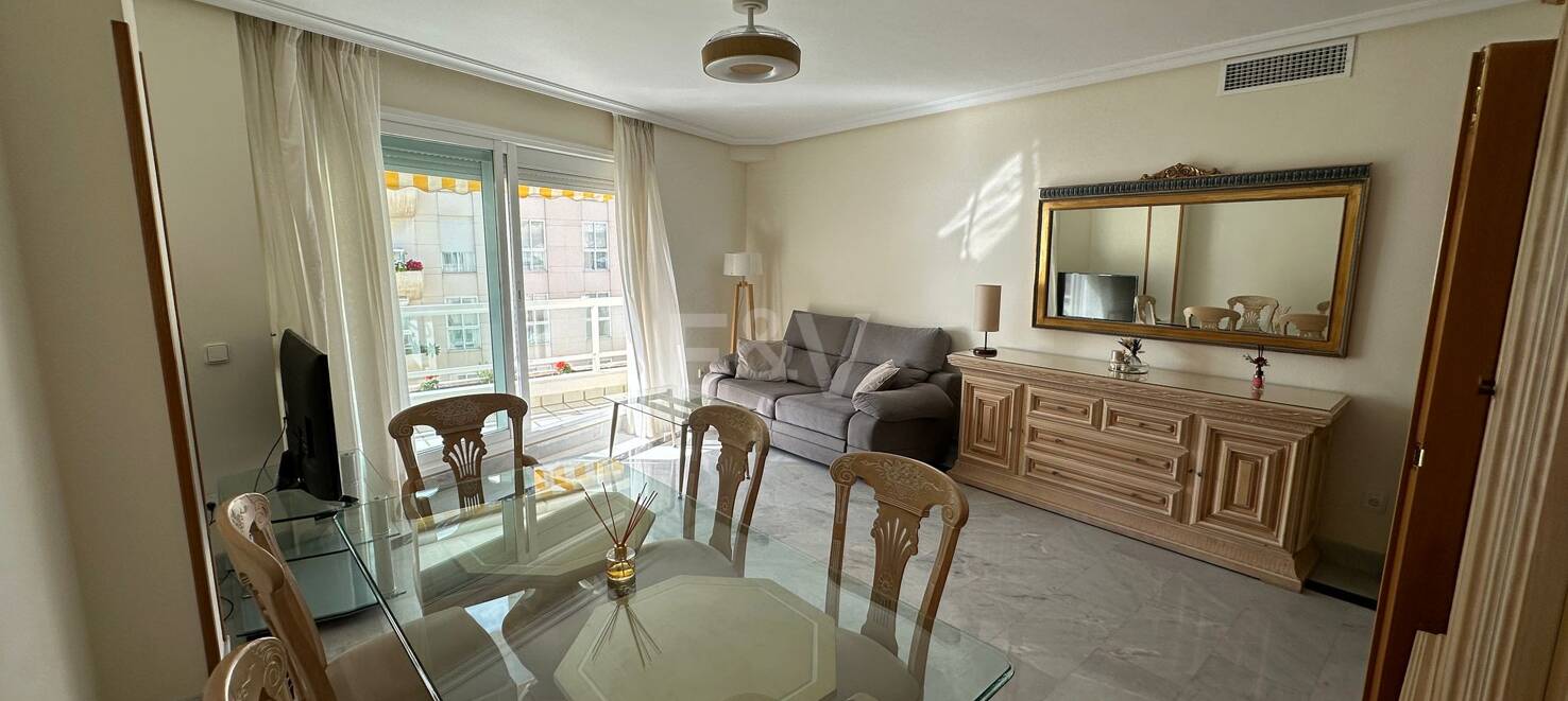 Elegant 3 bedroom flat with sea view in Marbella Centro walking distance the beach and all amenities.